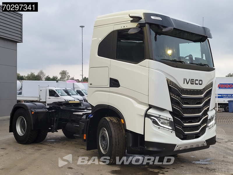 Iveco X-Way 500 4X2 NEW! Retarder Big-Axle Standklima MirrorCam Navi LED ACC Euro 6 - Cap tractor: Foto 3 Iveco X-Way 500 4X2 NEW! Retarder Big-Axle Standklima MirrorCam Navi LED ACC Euro 6 - Cap tractor: Foto 3
