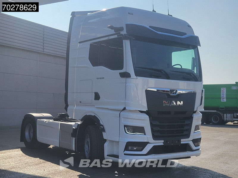 MAN TGX 18.520 4X2 Retarder 2xTanks Standklima MirrorCam ACC Navi LED Euro 6 Nieuw! - Cap tractor: Foto 3 MAN TGX 18.520 4X2 Retarder 2xTanks Standklima MirrorCam ACC Navi LED Euro 6 Nieuw! - Cap tractor: Foto 3