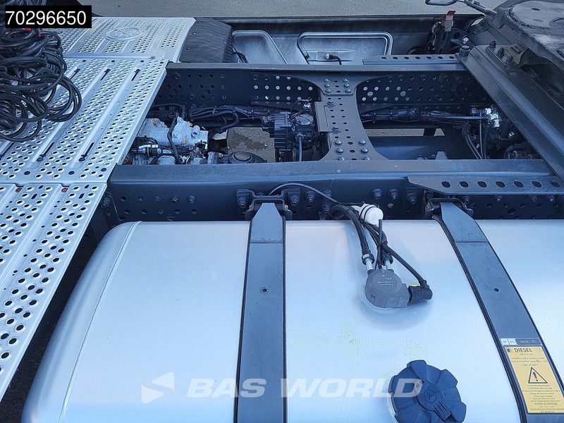Cap tractor Mercedes-Benz Actros 1848 4X2 BigSpace Retarder Standklima MirrorCam ACC Xenon Euro 6: Foto 15