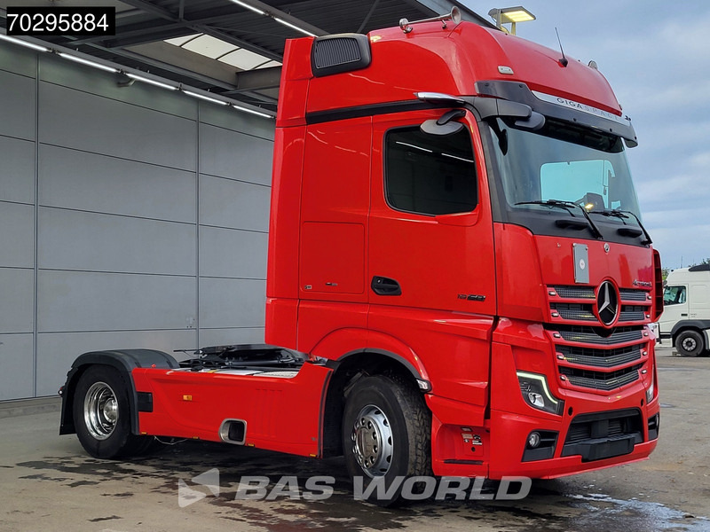 Mercedes-Benz Actros 1858 4X2 GigaSpace Retarder 2xTanks Leather Standairco PPC Navi ACC Euro 6 - Cap tractor: Foto 3 Mercedes-Benz Actros 1858 4X2 GigaSpace Retarder 2xTanks Leather Standairco PPC Navi ACC Euro 6 - Cap tractor: Foto 3