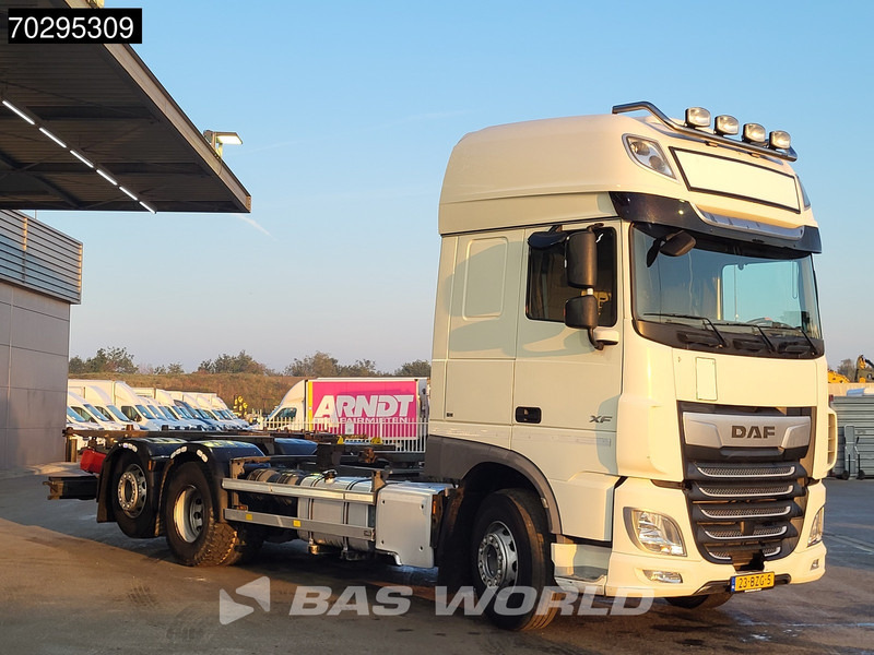 DAF XF 450 XF 6X2 NL-Truck Retarder 2xTanks Lift-axle Standairco ACC Euro 6 - Camion transport containere/ Swap body: Foto 3 DAF XF 450 XF 6X2 NL-Truck Retarder 2xTanks Lift-axle Standairco ACC Euro 6 - Camion transport containere/ Swap body: Foto 3