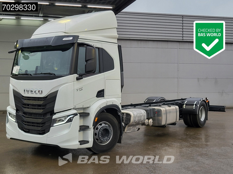Iveco S-WAY 340 4X2 NEW! Chassis Automatic LED ACC Euro 6 - Camion şasiu: Foto 1 Iveco S-WAY 340 4X2 NEW! Chassis Automatic LED ACC Euro 6 - Camion şasiu: Foto 1