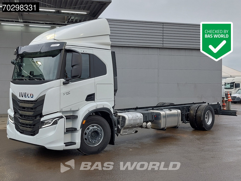 Iveco S-Way 340 4X2 NEW! Chassis ACC Led Euro 6 - Camion şasiu: Foto 1 Iveco S-Way 340 4X2 NEW! Chassis ACC Led Euro 6 - Camion şasiu: Foto 1