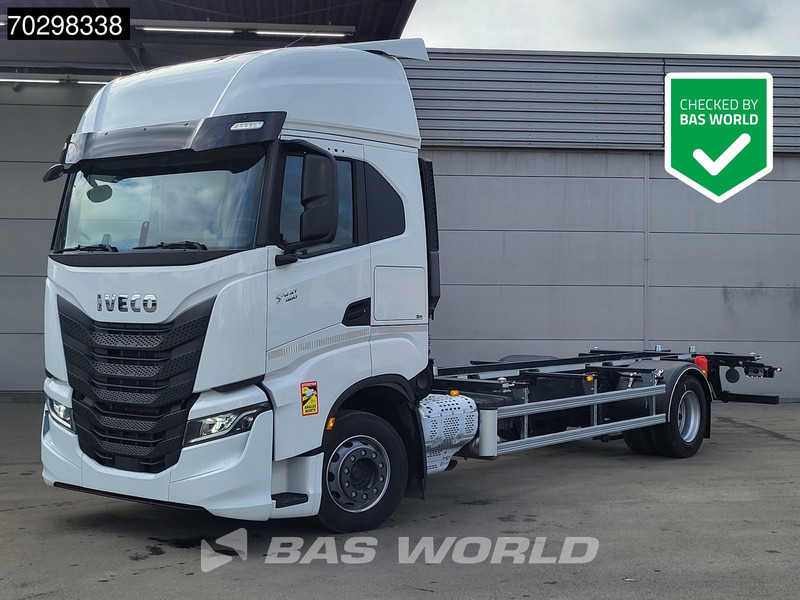 Iveco S-Way 460 4X2 NEW !! BDF Automatic Full air ACC Led Euro 6 - Camion transport containere/ Swap body: Foto 1 Iveco S-Way 460 4X2 NEW !! BDF Automatic Full air ACC Led Euro 6 - Camion transport containere/ Swap body: Foto 1