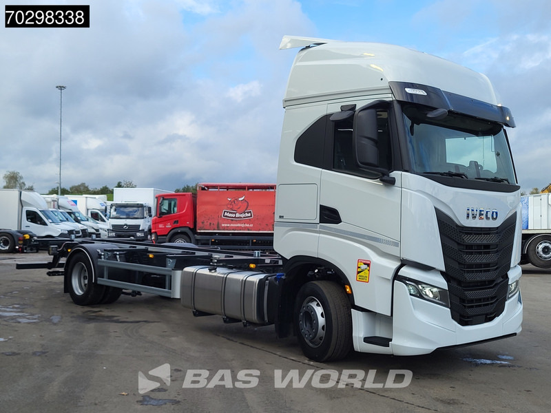 Iveco S-Way 460 4X2 NEW !! BDF Automatic Full air ACC Led Euro 6 - Camion transport containere/ Swap body: Foto 3 Iveco S-Way 460 4X2 NEW !! BDF Automatic Full air ACC Led Euro 6 - Camion transport containere/ Swap body: Foto 3