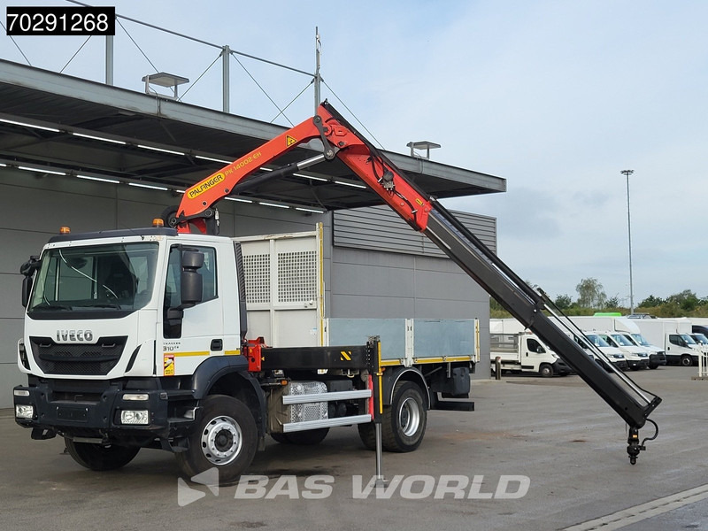 Iveco Trakker 310 4X2 Palfinger PK14002 EH Crane Kran Rotator Steelsuspension Big-Axle Manual Euro 6 - Camion platformă, Camion cu macara: Foto 5 Iveco Trakker 310 4X2 Palfinger PK14002 EH Crane Kran Rotator Steelsuspension Big-Axle Manual Euro 6 - Camion platformă, Camion cu macara: Foto 5
