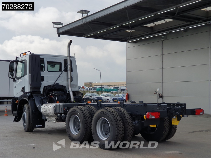Iveco X-Way 460 6X4 New! Retarder steelsuspension Big-Axle Automatic Navi Euro 6 - Camion şasiu: Foto 2 Iveco X-Way 460 6X4 New! Retarder steelsuspension Big-Axle Automatic Navi Euro 6 - Camion şasiu: Foto 2