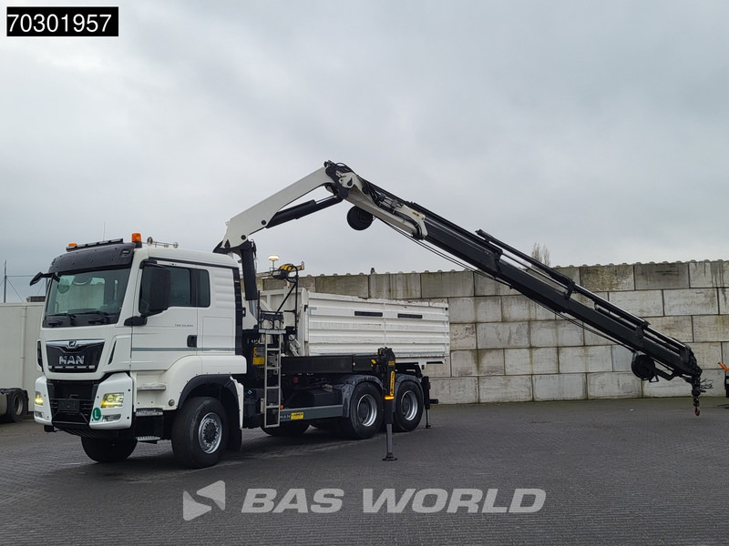 MAN TGS 33.420 6X6 Palfinger PK33002 EH Crane 12m3 tipper Manual Retarder Big-Axle Euro 6 - Camion basculantă, Camion cu macara: Foto 2 MAN TGS 33.420 6X6 Palfinger PK33002 EH Crane 12m3 tipper Manual Retarder Big-Axle Euro 6 - Camion basculantă, Camion cu macara: Foto 2