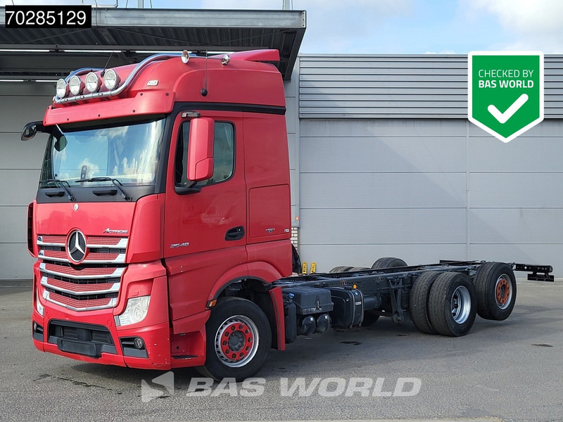 Mercedes-Benz Actros 2548 Actros 6X2 BigSpace Retarder PTO Liftachse Xenon ACC Navi Euro 6 - Camion şasiu: Foto 1 Mercedes-Benz Actros 2548 Actros 6X2 BigSpace Retarder PTO Liftachse Xenon ACC Navi Euro 6 - Camion şasiu: Foto 1