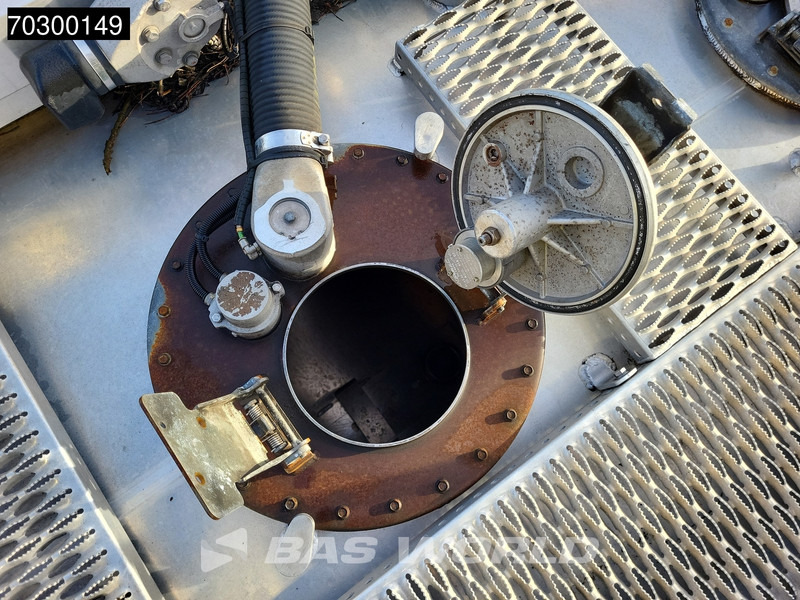 Camion cisternă pentru transport de combustibili Mercedes-Benz Antos 1824 4X2 13.500Liter Fuel tanker ADR Automatic Euro 6: Foto 6 Camion cisternă pentru transport de combustibili Mercedes-Benz Antos 1824 4X2 13.500Liter Fuel tanker ADR Automatic Euro 6: Foto 6