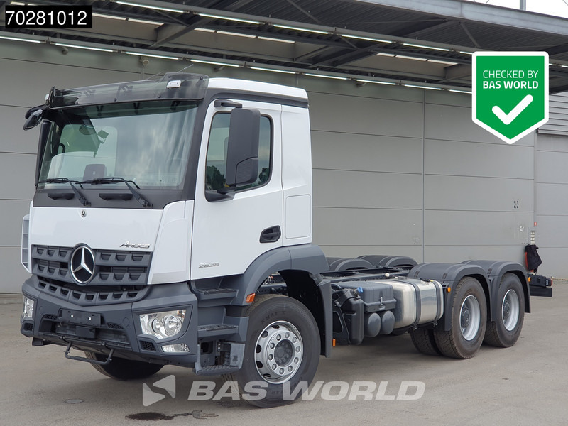 Mercedes-Benz Arocs 2636 6X4 NEW chassis Flange PTO Big-Axle Steelsuspension Euro 6 - Camion şasiu: Foto 1 Mercedes-Benz Arocs 2636 6X4 NEW chassis Flange PTO Big-Axle Steelsuspension Euro 6 - Camion şasiu: Foto 1