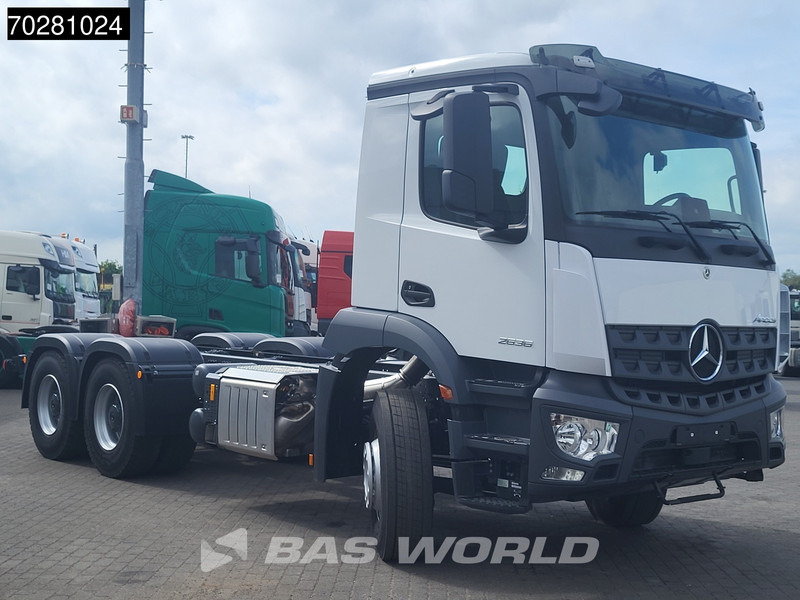 Mercedes-Benz Arocs 2636 6X4 NEW chassis Flywheel PTO Big-Axle Automatic Steelsuspension Euro 6 - Camion şasiu: Foto 3 Mercedes-Benz Arocs 2636 6X4 NEW chassis Flywheel PTO Big-Axle Automatic Steelsuspension Euro 6 - Camion şasiu: Foto 3
