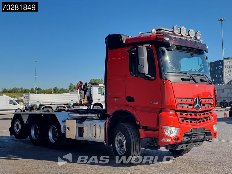 Mercedes-Benz Arocs 3258 8X4 24t Hiab XR24SL5924 Retarder Big-Axle Lift-Lenkachse Euro 6 - Camion cu cârlig: Foto 3 Mercedes-Benz Arocs 3258 8X4 24t Hiab XR24SL5924 Retarder Big-Axle Lift-Lenkachse Euro 6 - Camion cu cârlig: Foto 3