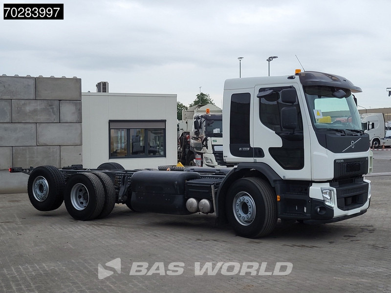 Volvo FE 320 FE 6X2 Retarder 2xTanks CNG Euro 6 - Camion şasiu: Foto 3 Volvo FE 320 FE 6X2 Retarder 2xTanks CNG Euro 6 - Camion şasiu: Foto 3