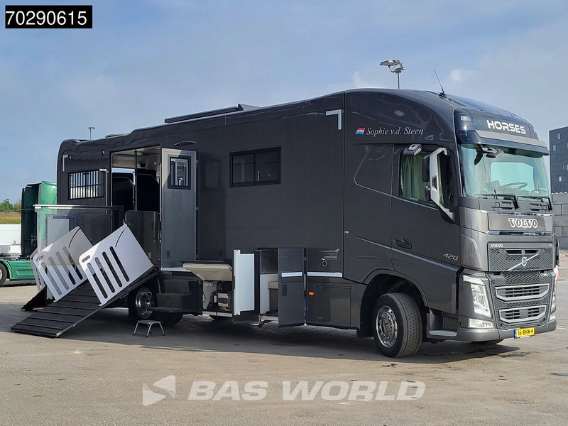 Volvo FH 420 FH 4X2 NL-Truck STX Horse truck + Living 4 Horses Navi ACC Euro 6 - Camion transport cai: Foto 3 Volvo FH 420 FH 4X2 NL-Truck STX Horse truck + Living 4 Horses Navi ACC Euro 6 - Camion transport cai: Foto 3