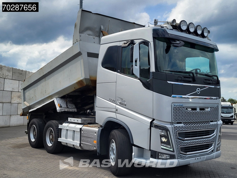 Volvo FH16 650 FH16 6X4 12m3 tipper Big-Axle Automatic Xenon Euro 6 - Camion basculantă: Foto 3 Volvo FH16 650 FH16 6X4 12m3 tipper Big-Axle Automatic Xenon Euro 6 - Camion basculantă: Foto 3