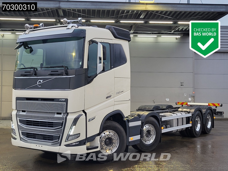 Volvo FH16 750 FH 8X4 NEW 8x4 chassis! Air suspension Big-Axle Automatic VEB+ Euro 6 - Camion şasiu: Foto 1 Volvo FH16 750 FH 8X4 NEW 8x4 chassis! Air suspension Big-Axle Automatic VEB+ Euro 6 - Camion şasiu: Foto 1