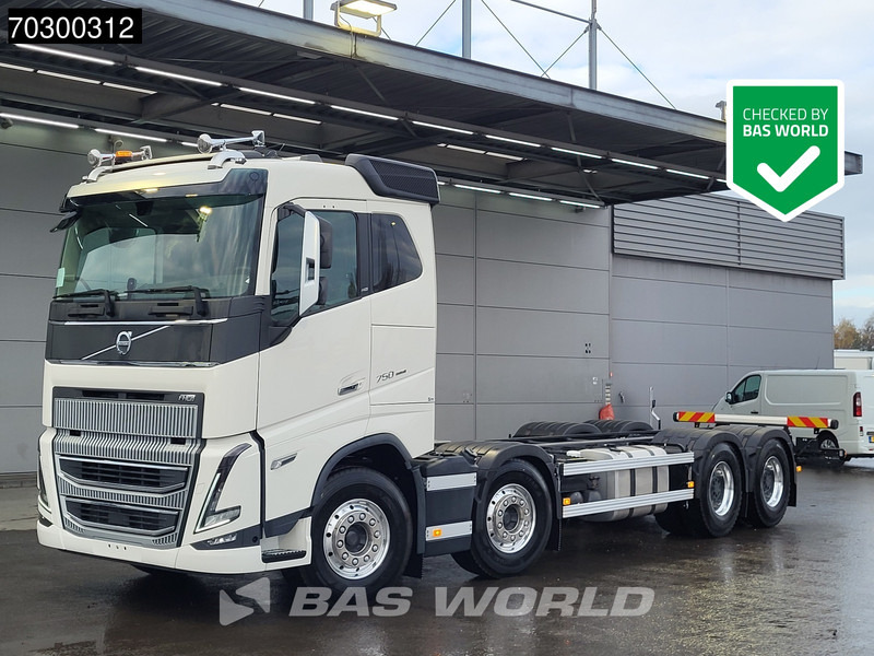 Volvo FH16 750 FH16 8X4 NEW 8x4 chassis! Air suspension Big-Axle Automatic VEB+ Euro 6 - Camion şasiu: Foto 1 Volvo FH16 750 FH16 8X4 NEW 8x4 chassis! Air suspension Big-Axle Automatic VEB+ Euro 6 - Camion şasiu: Foto 1