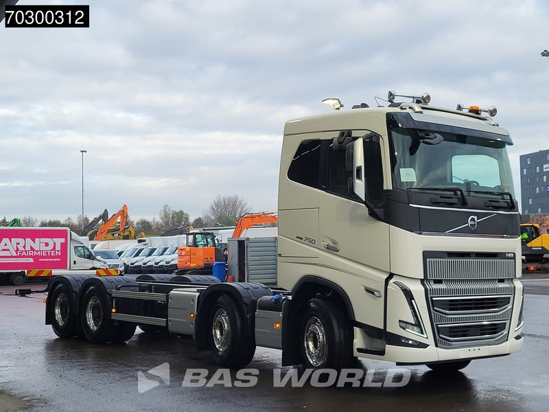 Volvo FH16 750 FH16 8X4 NEW 8x4 chassis! Air suspension Big-Axle Automatic VEB+ Euro 6 - Camion şasiu: Foto 3 Volvo FH16 750 FH16 8X4 NEW 8x4 chassis! Air suspension Big-Axle Automatic VEB+ Euro 6 - Camion şasiu: Foto 3
