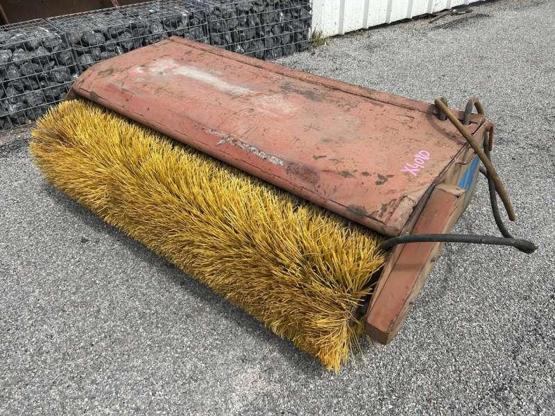 1700mm - Măturătoare stradală: Foto 1 1700mm - Măturătoare stradală: Foto 1