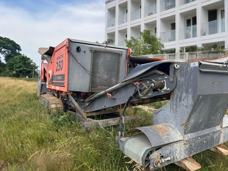 ARJES IMPAKTOR 250 EVO + crible embarqué - Ataşament: Foto 5 ARJES IMPAKTOR 250 EVO + crible embarqué - Ataşament: Foto 5