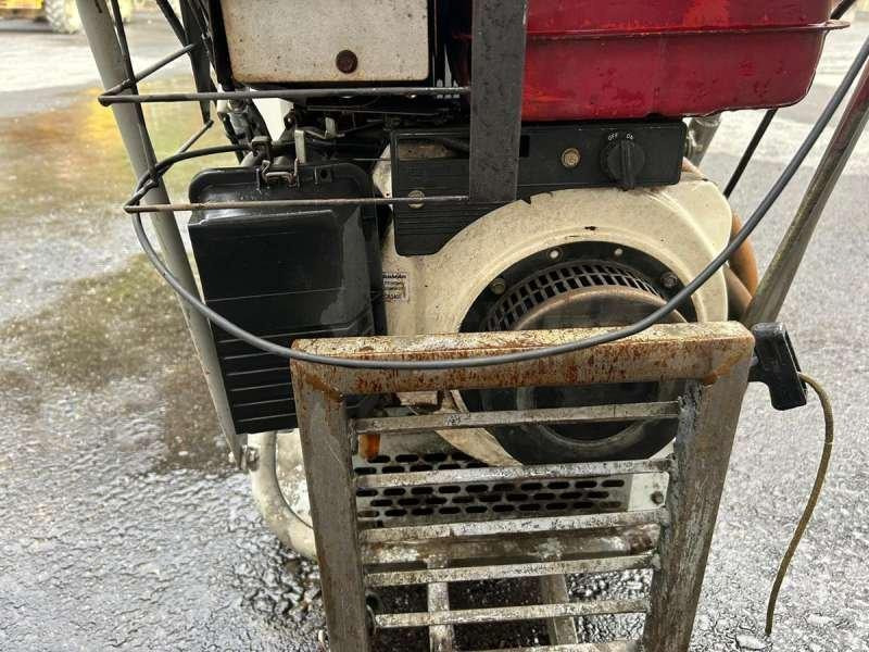 Autobasculanta pe senile BROUETTE A MOTEUR: Foto 26