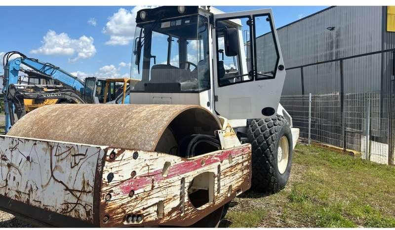 Bomag BW219 DH-4 - Cilindru compactor mixt: Foto 2 Bomag BW219 DH-4 - Cilindru compactor mixt: Foto 2