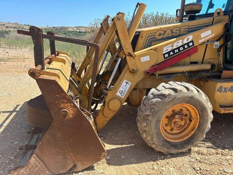Case 580 SLE - Buldoexcavator: Foto 3 Case 580 SLE - Buldoexcavator: Foto 3