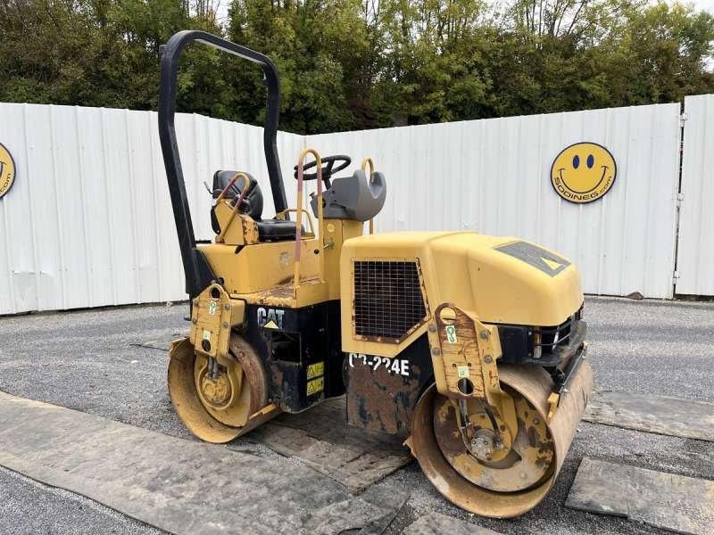 Caterpillar CB-224E - Cilindru compactor pentru asfalt: Foto 1 Caterpillar CB-224E - Cilindru compactor pentru asfalt: Foto 1