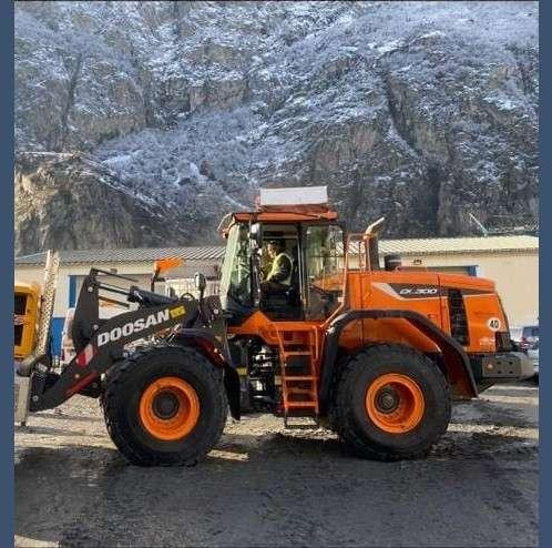 Doosan DL300 - Încărcător frontal pe pneuri: Foto 4 Doosan DL300 - Încărcător frontal pe pneuri: Foto 4