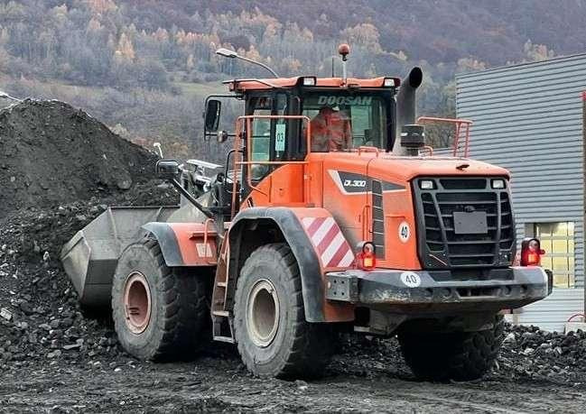 Doosan DL300 - Încărcător frontal pe pneuri: Foto 3 Doosan DL300 - Încărcător frontal pe pneuri: Foto 3