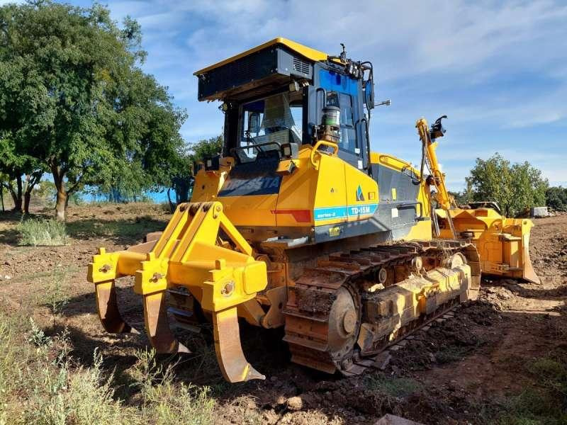 Dressta TD-15M SERIES2 - Buldozer: Foto 3 Dressta TD-15M SERIES2 - Buldozer: Foto 3