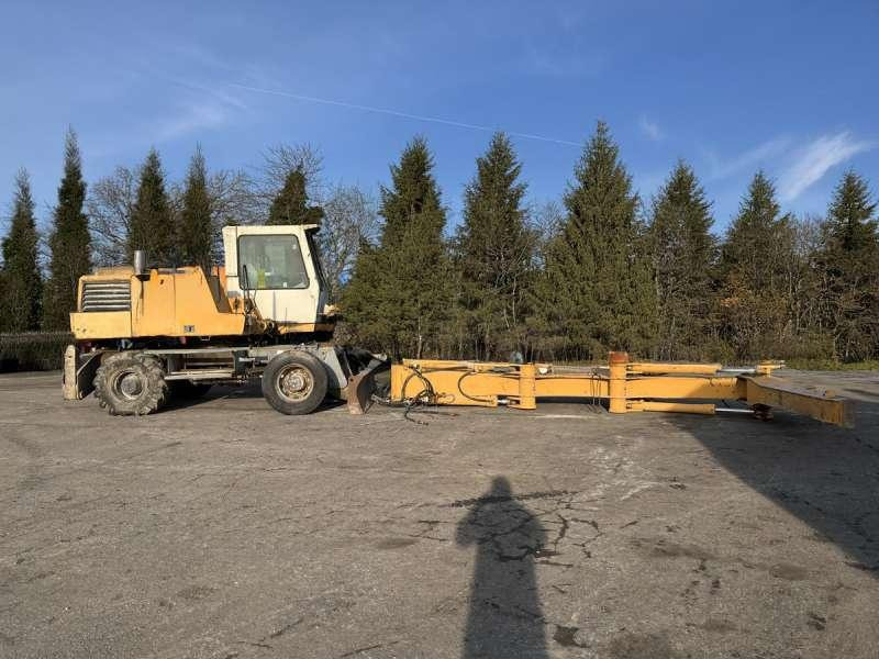 Liebherr A316 - POUR PIECES - Excavator pe roţi: Foto 2 Liebherr A316 - POUR PIECES - Excavator pe roţi: Foto 2