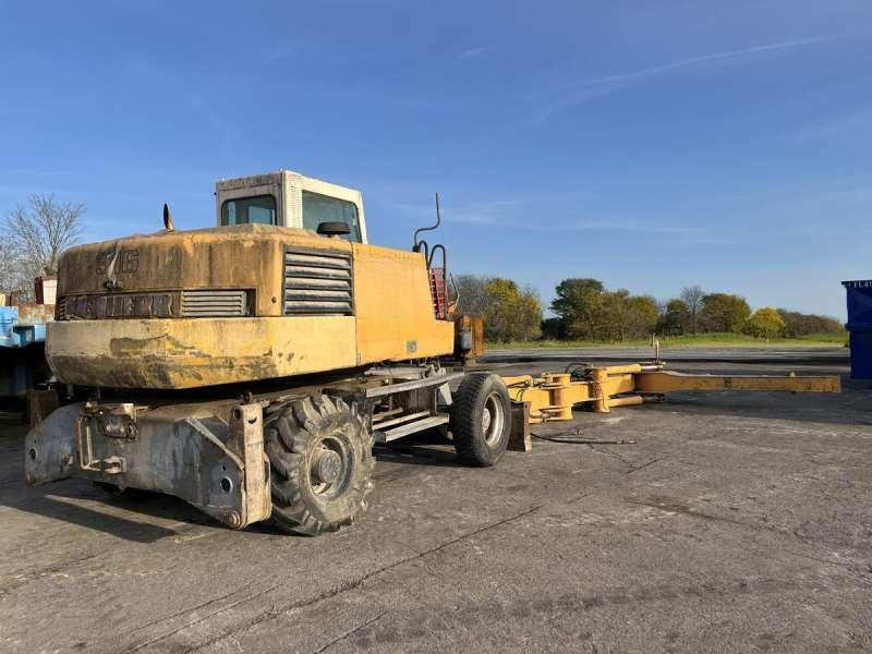 Liebherr A316 - POUR PIECES - Excavator pe roţi: Foto 5 Liebherr A316 - POUR PIECES - Excavator pe roţi: Foto 5