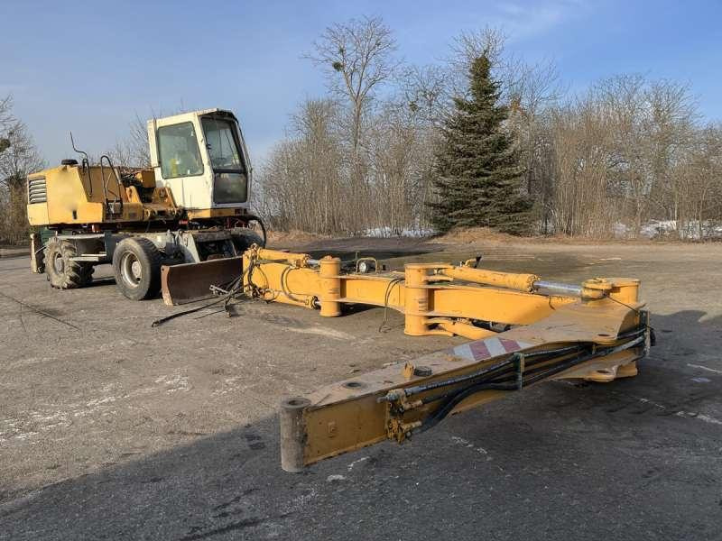 Liebherr A316 - POUR PIECES - Excavator pe roţi: Foto 3 Liebherr A316 - POUR PIECES - Excavator pe roţi: Foto 3