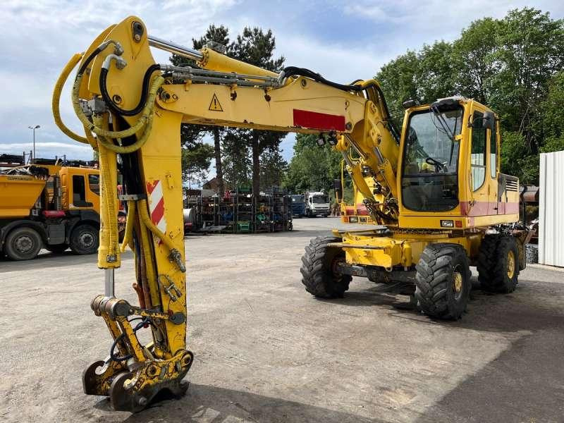 Liebherr A900 C LITRONIC - Excavator pe roţi: Foto 2 Liebherr A900 C LITRONIC - Excavator pe roţi: Foto 2