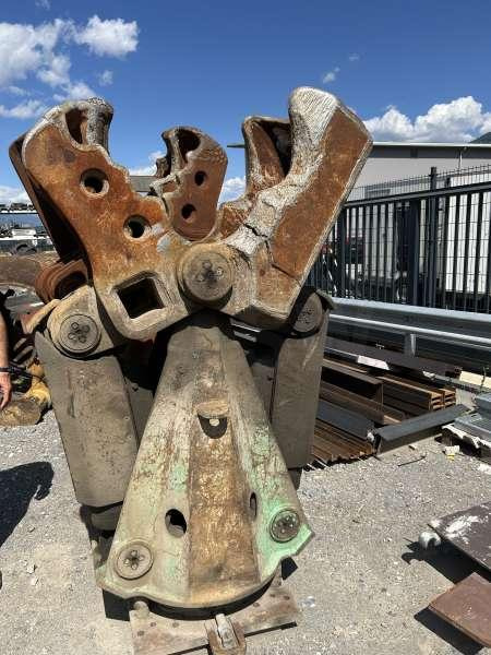 MONTABERT Lot 2 Croc Béton - Foarfece hidraulic: Foto 1 MONTABERT Lot 2 Croc Béton - Foarfece hidraulic: Foto 1