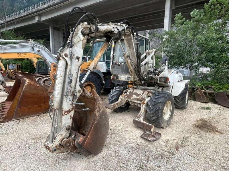 Mecalac 8CXI - Excavator pe roţi: Foto 5 Mecalac 8CXI - Excavator pe roţi: Foto 5