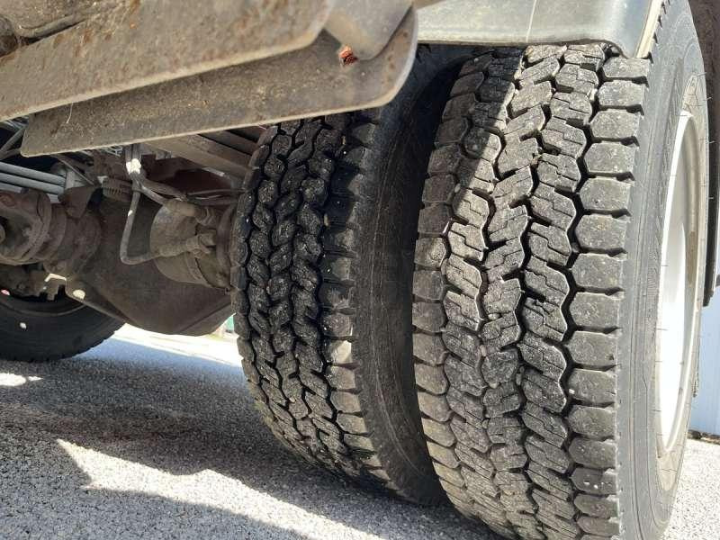 Camion cisternă Renault MIDLUM 180 DCI: Foto 15 Camion cisternă Renault MIDLUM 180 DCI: Foto 15