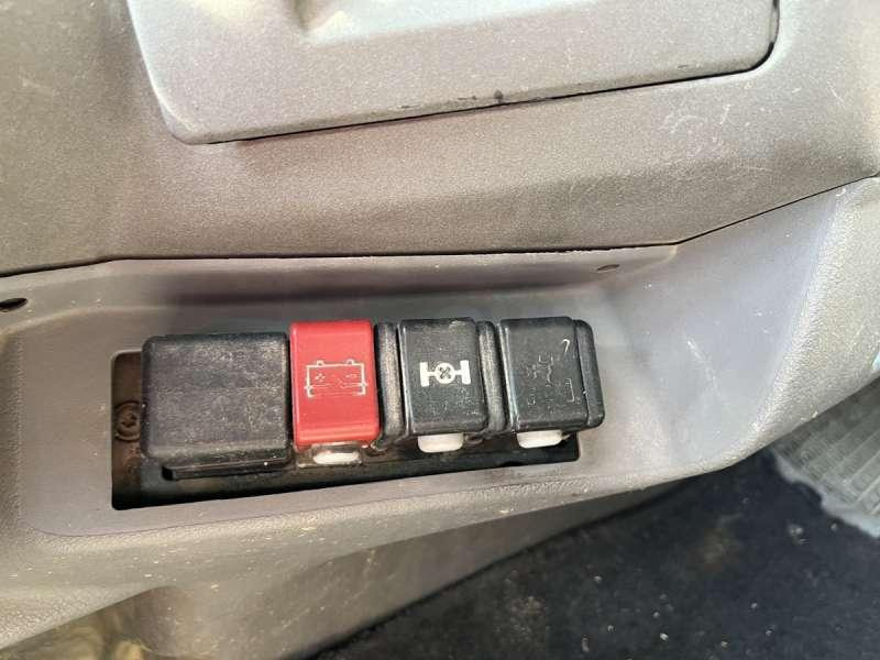 Camion cisternă Renault MIDLUM 180 DCI: Foto 48 Camion cisternă Renault MIDLUM 180 DCI: Foto 48