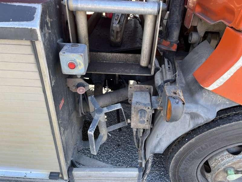 Camion cisternă Renault MIDLUM 180 DCI: Foto 34 Camion cisternă Renault MIDLUM 180 DCI: Foto 34