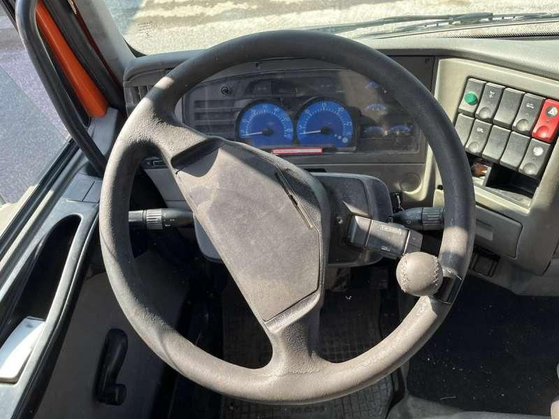 Camion cisternă Renault MIDLUM 180 DCI: Foto 44 Camion cisternă Renault MIDLUM 180 DCI: Foto 44