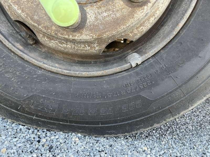 Camion cisternă Renault MIDLUM 180 DCI: Foto 18 Camion cisternă Renault MIDLUM 180 DCI: Foto 18