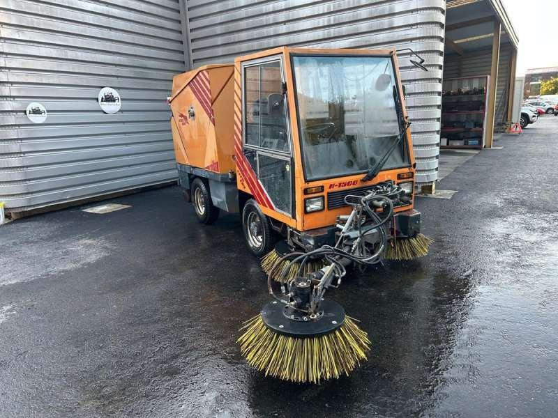 Rolba K1500 CITY CAT - Măturătoare stradală: Foto 5 Rolba K1500 CITY CAT - Măturătoare stradală: Foto 5