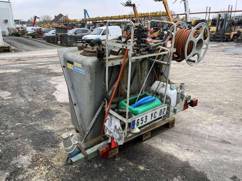Tecnoma CUVE DE TRAITEMENT PHYTO - Maşină de erbicidat purtata: Foto 4 Tecnoma CUVE DE TRAITEMENT PHYTO - Maşină de erbicidat purtata: Foto 4