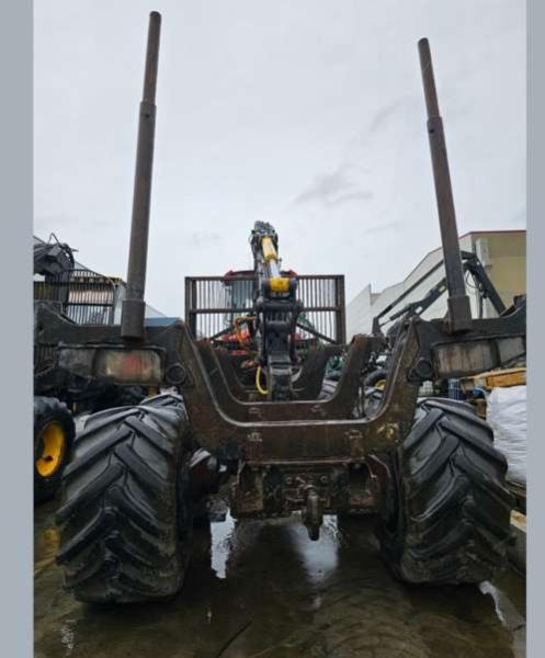 Tractor forestier VALMET 840.4: Foto 6