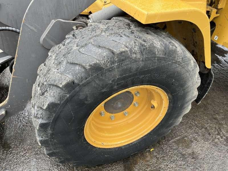 Încărcător frontal pe pneuri Volvo L30G: Foto 22