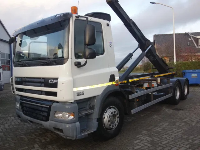 DAF 85.410 CF 6X4 SLEEL SPRINGS MANUAL GEARBOX - Camion cu cârlig: Foto 1 DAF 85.410 CF 6X4 SLEEL SPRINGS MANUAL GEARBOX - Camion cu cârlig: Foto 1