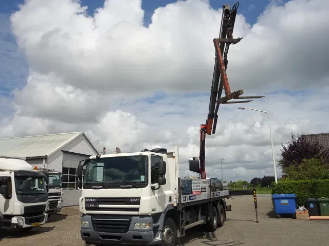 DAF CF 360 6X4 MANUAL GEAR STEELSPRINGS 18,5 TON PALFINKER - Camion platformă, Camion cu macara: Foto 3 DAF CF 360 6X4 MANUAL GEAR STEELSPRINGS 18,5 TON PALFINKER - Camion platformă, Camion cu macara: Foto 3