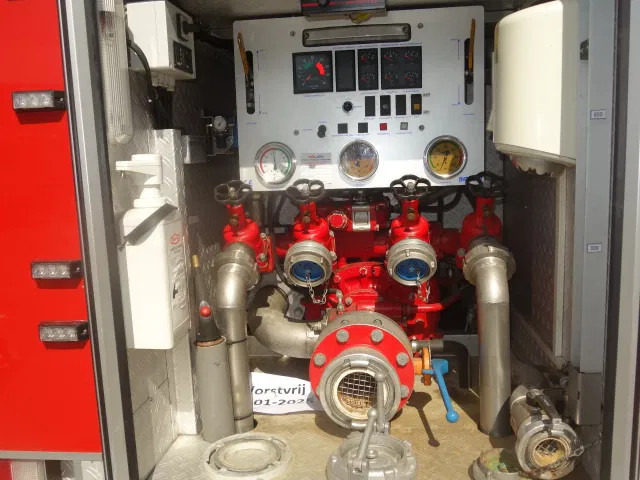 MAN LE 220C GODIVA POMP 2000 LITER TANK,MANUAL GEARBOX - Autospeciala de stins incendii: Foto 5 MAN LE 220C GODIVA POMP 2000 LITER TANK,MANUAL GEARBOX - Autospeciala de stins incendii: Foto 5